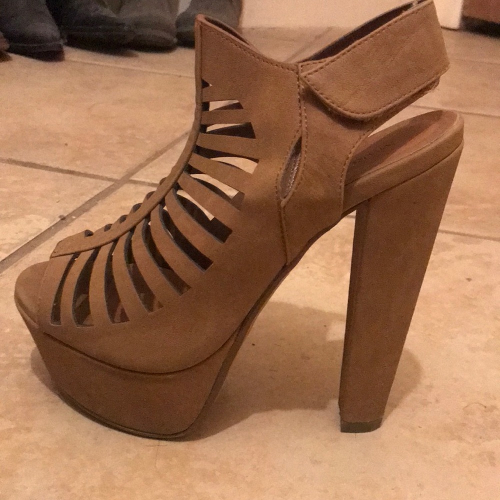 Platforms heels